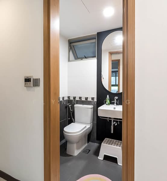 The Calrose, 511 Yio Chu Kang Road, 3 Bedrooms, 1,302 sqft, Condominium For Sale, by Flynn Wong, 500217362 - Bathroom - PropertyGuru.com.sg