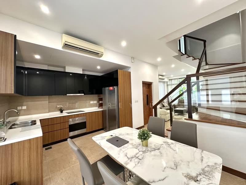 Eleven @ Holland, 11 Holland Link, 5 Bedrooms, 3,735 sqft, Cluster House For Sale, by Jeffrey Lee, 500217374 - Kitchen - PropertyGuru.com.sg