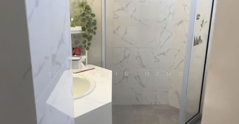 Mandarin Gardens, 5 Siglap Road, 1 Bedroom, 732 sqft, Condominium For Rent, by Benjamin Heng, 500217376 - Bathroom - PropertyGuru.com.sg