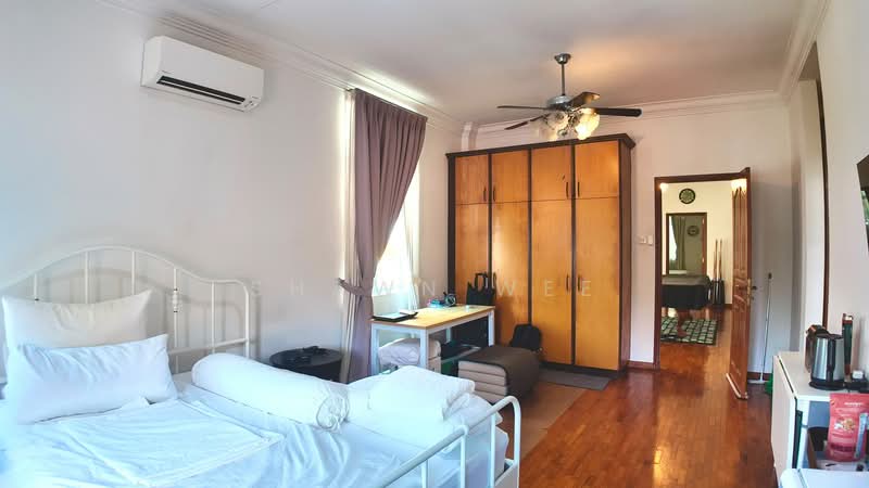 Pinewood Terrace, Pinewood Grove, 6 Bedrooms, 4,000 sqft, Terraced House For Sale, by Shawn Wee, 500217386 - Bedroom - PropertyGuru.com.sg