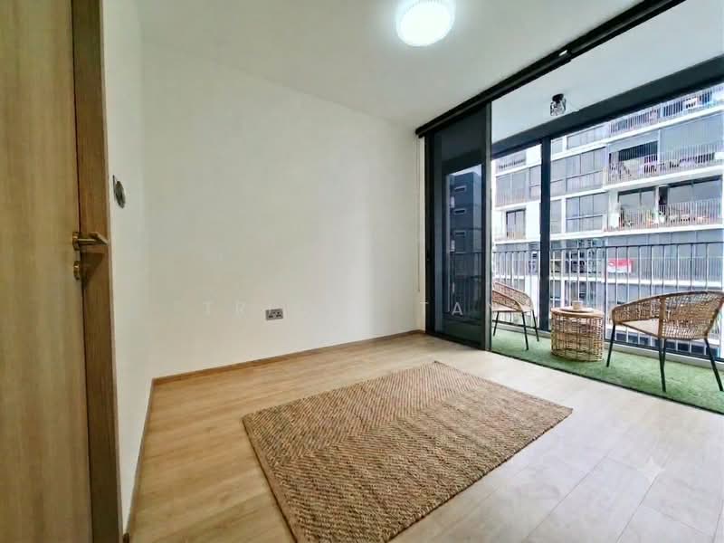 The Wisteria, 590 Yishun Ring Road, 3 Bedrooms, 969 sqft, Condominium For Sale, by Tricia Tan, 500217394 - Balcony - PropertyGuru.com.sg
