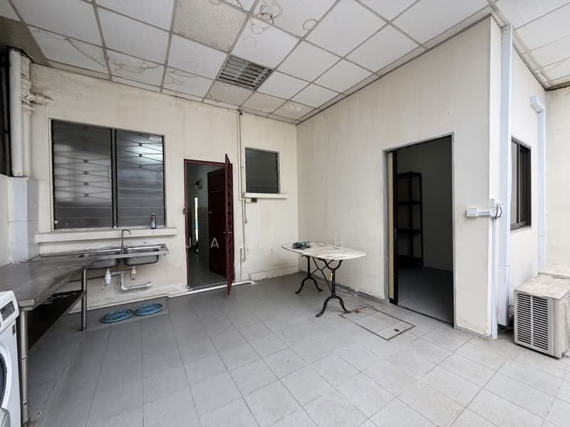 Jalan Lada Puteh, , 5 Bedrooms, 2,200 sqft, Terraced House For Sale, by Jamie He, 500217395 - Interior - PropertyGuru.com.sg