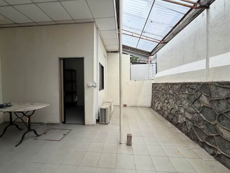 Jalan Lada Puteh, , 5 Bedrooms, 2,200 sqft, Terraced House For Sale, by Jamie He, 500217395 - Exterior - PropertyGuru.com.sg