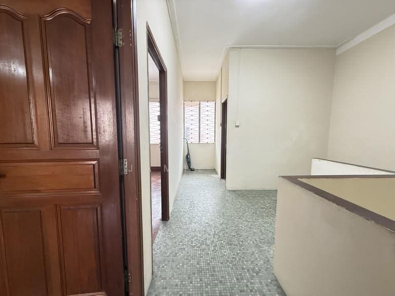 Jalan Lada Puteh, Orchard / River Valley, 5 Bedrooms, 2,200 sqft, Terraced House For Sale, by Jamie He, 500217395 - Corridor - PropertyGuru.com.sg