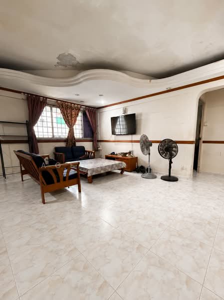 168 Woodlands Street 11, 168 Woodlands Street 11, 3 Bedrooms, 980 sqft, HDB Flat For Sale, by Agent Rizal, 500217403 - Living Room - PropertyGuru.com.sg