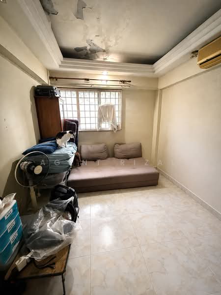 168 Woodlands Street 11, 168 Woodlands Street 11, 3 Bedrooms, 980 sqft, HDB Flat For Sale, by Agent Rizal, 500217403 - Living Room - PropertyGuru.com.sg