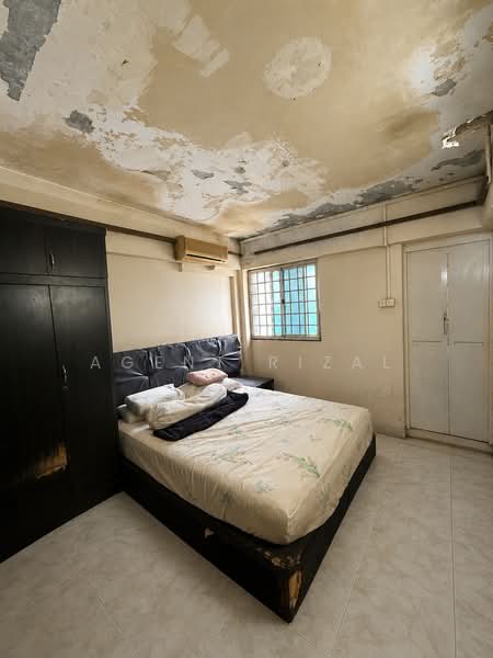 168 Woodlands Street 11, 168 Woodlands Street 11, 3 Bedrooms, 980 sqft, HDB Flat For Sale, by Agent Rizal, 500217403 - Bedroom - PropertyGuru.com.sg