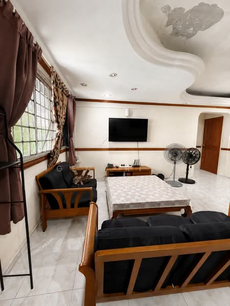 168 Woodlands Street 11, 168 Woodlands Street 11, 3 Bedrooms, 980 sqft, HDB Flat For Sale, by Agent Rizal, 500217403 - Living Room - PropertyGuru.com.sg