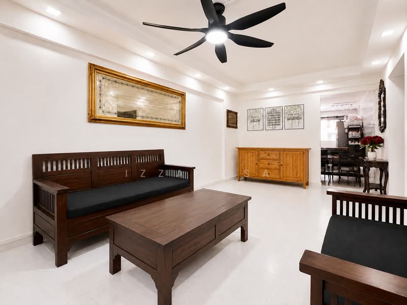 704 Yishun Avenue 5, 704 Yishun Avenue 5, 2 Bedrooms, 732 sqft, HDB Flat For Sale, by Izzat Isa, 500217420 - Living Room - PropertyGuru.com.sg