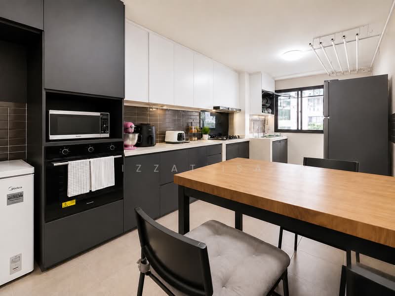 704 Yishun Avenue 5, 704 Yishun Avenue 5, 2 Bedrooms, 732 sqft, HDB Flat For Sale, by Izzat Isa, 500217420 - Kitchen - PropertyGuru.com.sg