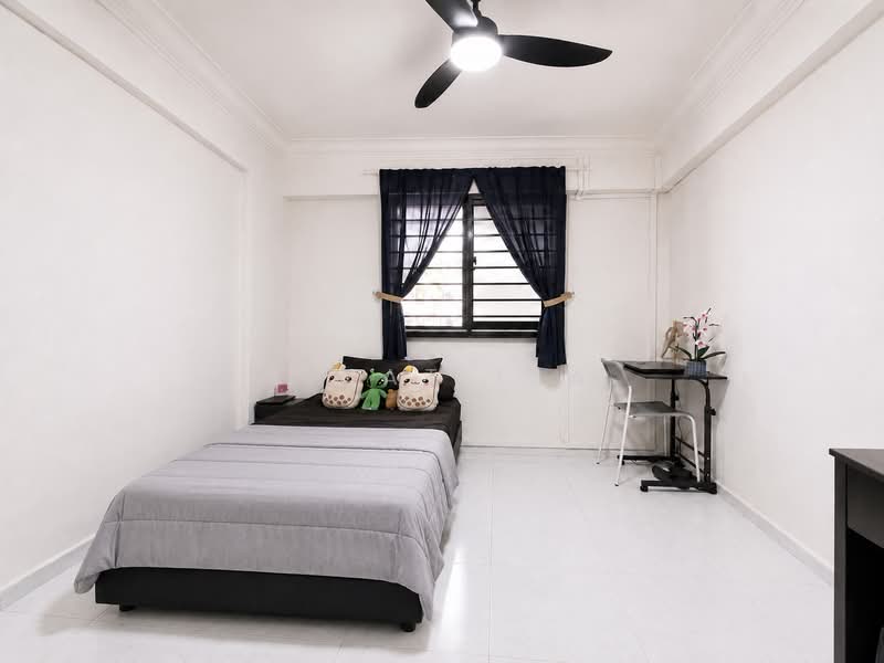 704 Yishun Avenue 5, 704 Yishun Avenue 5, 2 Bedrooms, 732 sqft, HDB Flat For Sale, by Izzat Isa, 500217420 - Bedroom - PropertyGuru.com.sg