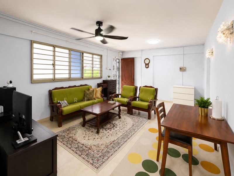 225 Bukit Batok Central, 225 Bukit Batok Central, 3 Bedrooms, 979 sqft, HDB Flat For Sale, by Jerez Amsyar, 500217440 - Living Room - PropertyGuru.com.sg