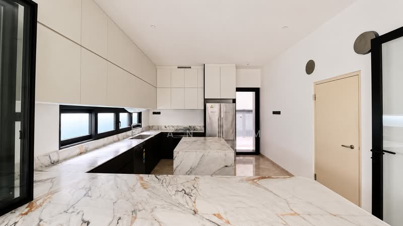 ⭐⭐️LANDED7772@ 3.5 Storey Brand New Corner Terrace at Kovan. 8.6.8.7.7.7.7.2, Hillside drive. Highland road. Ee Teow Leng, 5 Bedrooms, 5,463 sqft, Corner Terrace For Sale, by Dean Lim, 500217441 - Kitchen - PropertyGuru.com.sg