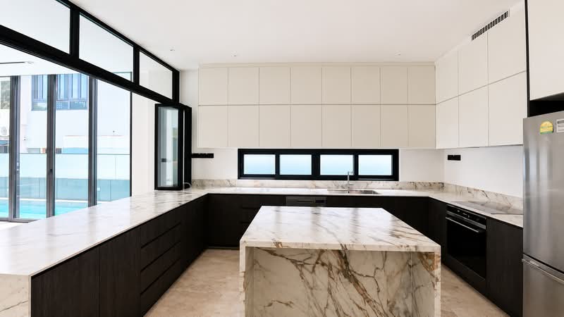 ⭐⭐️LANDED7772@ 3.5 Storey Brand New Corner Terrace at Kovan. 8.6.8.7.7.7.7.2, Hillside drive. Highland road. Ee Teow Leng, 5 Bedrooms, 5,463 sqft, Corner Terrace For Sale, by Dean Lim, 500217441 - Kitchen - PropertyGuru.com.sg