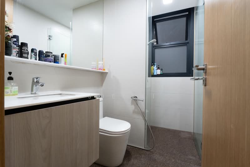 Westwood Residences EC, 184 Westwood Avenue, 3 Bedrooms, 947 sqft, Condominium For Sale, by Joel Li, 500217449 - Bathroom - PropertyGuru.com.sg