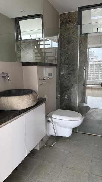 Watermark Robertson Quay, 3 Rodyk Street, 3 Bedrooms, 1,991 sqft, Apartment For Rent, by Ilas Zai, 500217450 - Bathroom - PropertyGuru.com.sg
