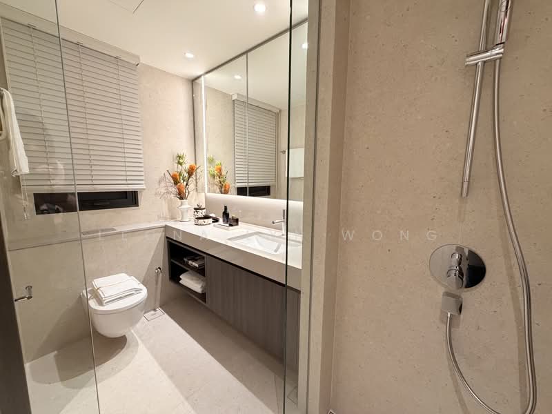 Hudson Place Residences, , 4 Bedrooms, 1,432 sqft, Condominium For Sale, by Leona Lyn Wong, 500217451 - Bathroom - PropertyGuru.com.sg