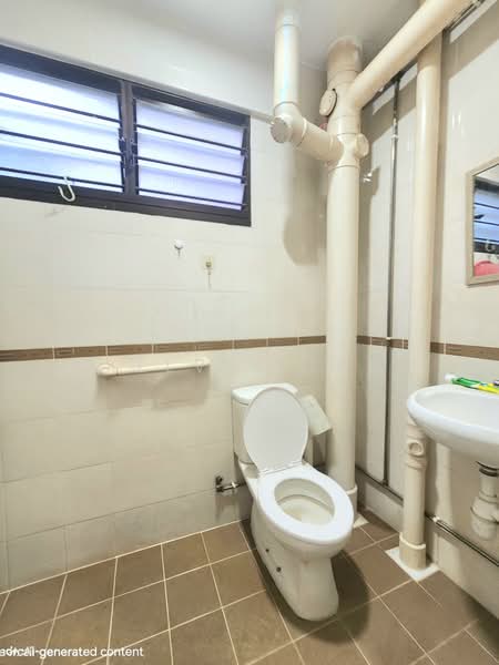 238 Bukit Batok East Avenue 5, 238 Bukit Batok East Avenue 5, 3 Bedrooms, 980 sqft, HDB Flat For Sale, by Kelvin Tan, 500217452 - Bathroom - PropertyGuru.com.sg