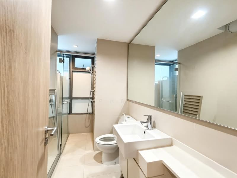 ClementiWoods Condominium, 82 West Coast Road, 2 Bedrooms, 1,055 sqft, Condominium For Rent, by Stephen Li, 500217465 - Bathroom - PropertyGuru.com.sg