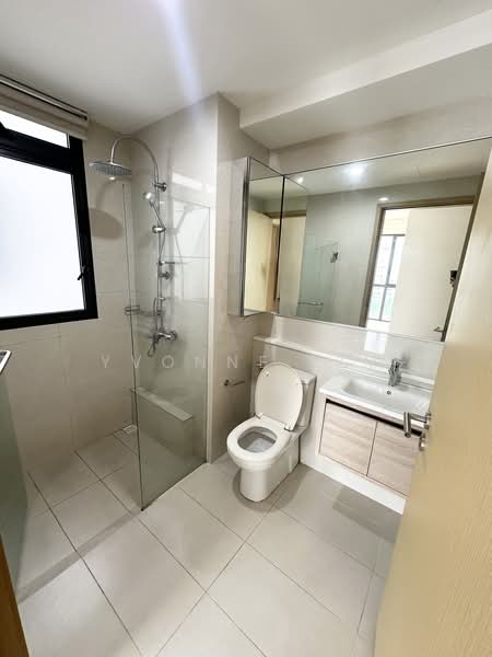 Twin Waterfalls, 108 Punggol Walk, 3 Bedrooms, 1,001 sqft, Executive Condominium For Rent, by Yvonne Lim, 500217489 - Bathroom - PropertyGuru.com.sg
