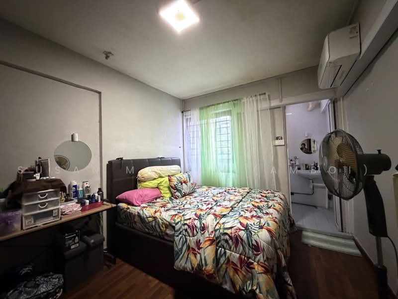 102 Jurong East Street 13, 102 Jurong East Street 13, 2 Bedrooms, 731 sqft, HDB Flat For Sale, by Susan Mariam (Amboi), 500217491 - Master Bedroom - PropertyGuru.com.sg