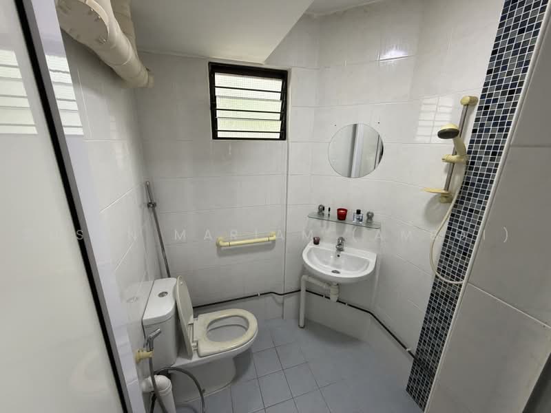 102 Jurong East Street 13, 102 Jurong East Street 13, 2 Bedrooms, 731 sqft, HDB Flat For Sale, by Susan Mariam (Amboi), 500217491 - Common Bathroom - PropertyGuru.com.sg