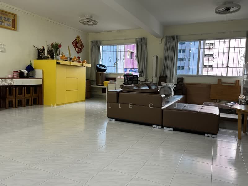 565 Hougang Street 51, 565 Hougang Street 51, 3 Bedrooms, 1,312 sqft, HDB Flat For Sale, by Michelle Chua, 500217493 - Living Room - PropertyGuru.com.sg