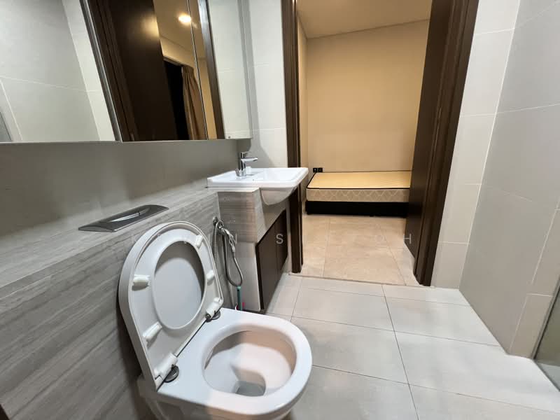 Robinson Suites, 50 Robinson Road, 2 Bedrooms, 614 sqft, Condominium For Sale, by Kevin Seetoh, 500217495 - Bathroom - PropertyGuru.com.sg