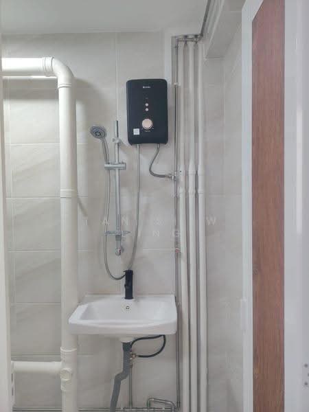 7 Jalan Batu, 7 Jalan Batu, East Coast / Marine Parade, 2 Bedrooms, 538 sqft, HDB Flat For Rent, by Tan Siew Ling, 500217528 - Bathroom - PropertyGuru.com.sg