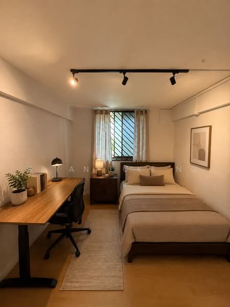 102 Commonwealth Crescent, 102 Commonwealth Crescent, 2 Bedrooms, 592 sqft, HDB Flat For Sale, by Bryan Luke Ng, 500217533 - Common Bedroom - PropertyGuru.com.sg