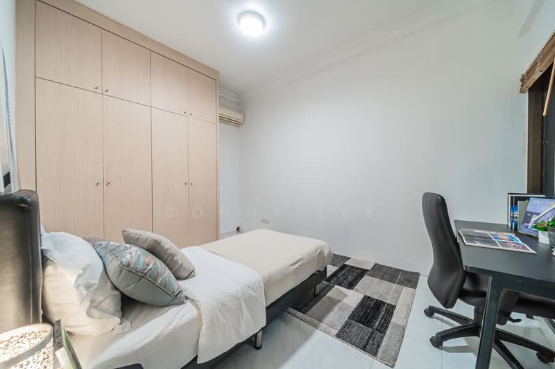 Teacher's Housing Estate, Iqbal Avenue, 3 Bedrooms, 1,195 sqft, Walk-up Apartment For Sale, by Donny Lee, 500217540 - Bedroom - PropertyGuru.com.sg