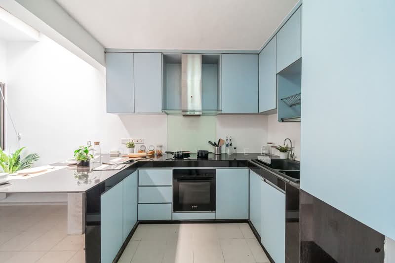 Teacher's Housing Estate, Iqbal Avenue, 3 Bedrooms, 1,195 sqft, Walk-up Apartment For Sale, by Donny Lee, 500217540 - Kitchen - PropertyGuru.com.sg