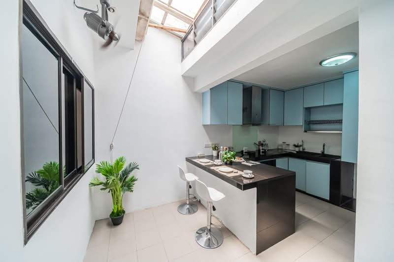 Teacher's Housing Estate, Iqbal Avenue, 3 Bedrooms, 1,195 sqft, Walk-up Apartment For Sale, by Donny Lee, 500217540 - Kitchen - PropertyGuru.com.sg
