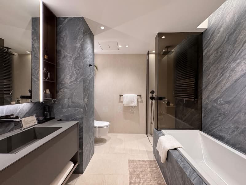 Union Square Residences, 28 Havelock Road,, 4 Bedrooms, 1,518 sqft, Condominium For Sale, by Grace Yeo Leng Leng 杨凌凌, 500217544 - Master Bathroom with Bathtub - PropertyGuru.com.sg