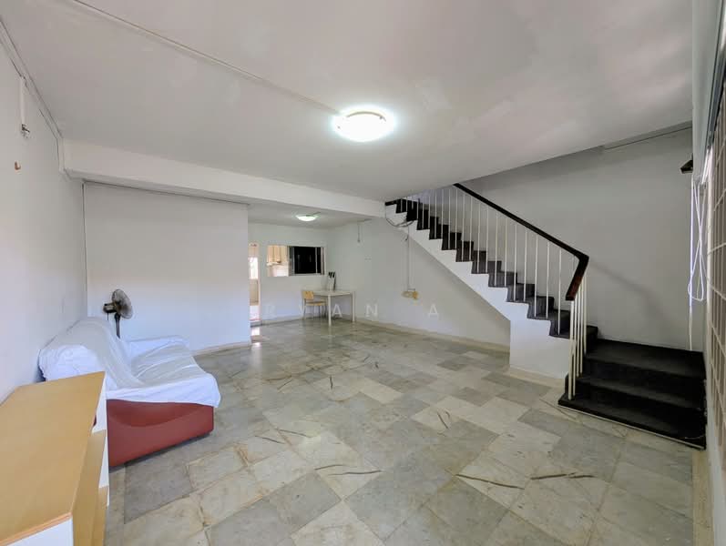 63 Jalan Ma'mor, 63 Jalan Ma'mor, 2 Bedrooms, 1,270 sqft, HDB Flat For Sale, by Ryan A, 500217546 - Living Room - PropertyGuru.com.sg