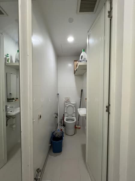 Interlace Condominimum, 180 Depot Road, Depot Road, 603 sqft, Other Retail For Rent, by Julin Tan, 500217549 - Bathroom - CommercialGuru.com.sg