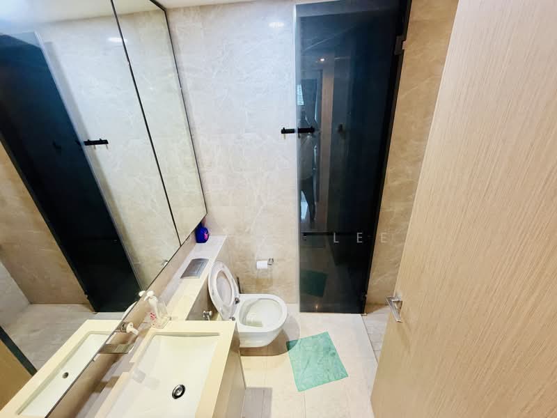 Amber Park, 18A Amber Gardens, 3 Bedrooms, 1,109 sqft, Condominium For Rent, by Murphy Lee, 500217554 - Bathroom - PropertyGuru.com.sg