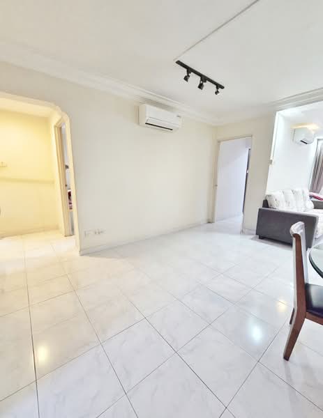771 Bedok Reservoir View, 771 Bedok Reservoir View, 3 Bedrooms, 1,237 sqft, HDB Flat For Sale, by Adrian Tan, 500217564 - Living Room - PropertyGuru.com.sg