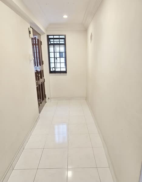 771 Bedok Reservoir View, 771 Bedok Reservoir View, 3 Bedrooms, 1,237 sqft, HDB Flat For Sale, by Adrian Tan, 500217564 - Corridor - PropertyGuru.com.sg