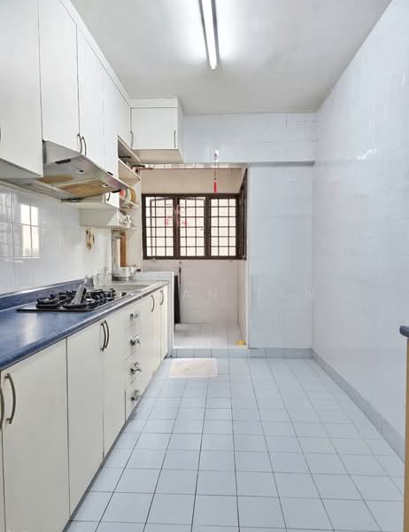 771 Bedok Reservoir View, 771 Bedok Reservoir View, 3 Bedrooms, 1,237 sqft, HDB Flat For Sale, by Adrian Tan, 500217564 - Kitchen - PropertyGuru.com.sg