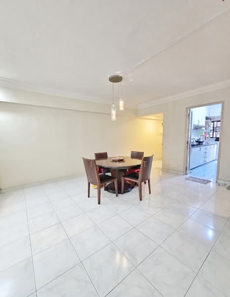 771 Bedok Reservoir View, 771 Bedok Reservoir View, 3 Bedrooms, 1,237 sqft, HDB Flat For Sale, by Adrian Tan, 500217564 - Dining Room - PropertyGuru.com.sg