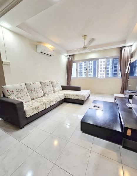 771 Bedok Reservoir View, 771 Bedok Reservoir View, 3 Bedrooms, 1,237 sqft, HDB Flat For Sale, by Adrian Tan, 500217564 - Living Room - PropertyGuru.com.sg