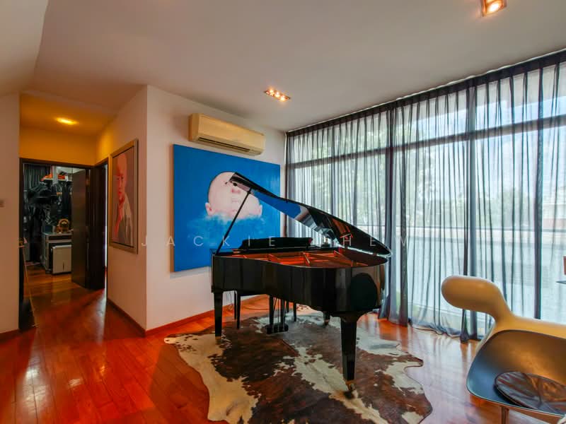 Jalan Joran, Jalan Joran/ Seletar Hills Drive/ Seletar Hills Estate, 5 Bedrooms, 2,329 sqft, Corner Terrace For Sale, by Jackie Chew, 500217579 - Living Room - PropertyGuru.com.sg