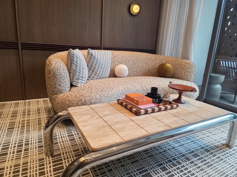 Parksuites, 18 Holland Grove Road, Studio, 624 sqft, Condominium For Sale, by Diana Lim, 500217583 - Living room - PropertyGuru.com.sg