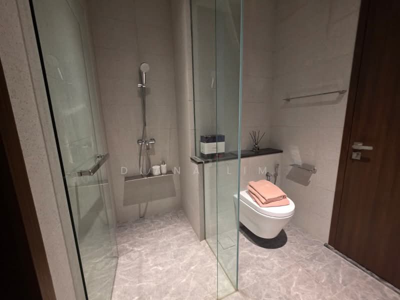 Parksuites, 18 Holland Grove Road, Studio, 624 sqft, Condominium For Sale, by Diana Lim, 500217583 - Bathroom - PropertyGuru.com.sg