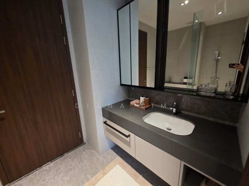 Parksuites, 18 Holland Grove Road, Studio, 624 sqft, Condominium For Sale, by Diana Lim, 500217583 - Bathroom - PropertyGuru.com.sg