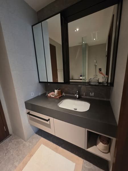 Parksuites, 18 Holland Grove Road, Studio, 624 sqft, Condominium For Sale, by Diana Lim, 500217583 - Bathroom - PropertyGuru.com.sg