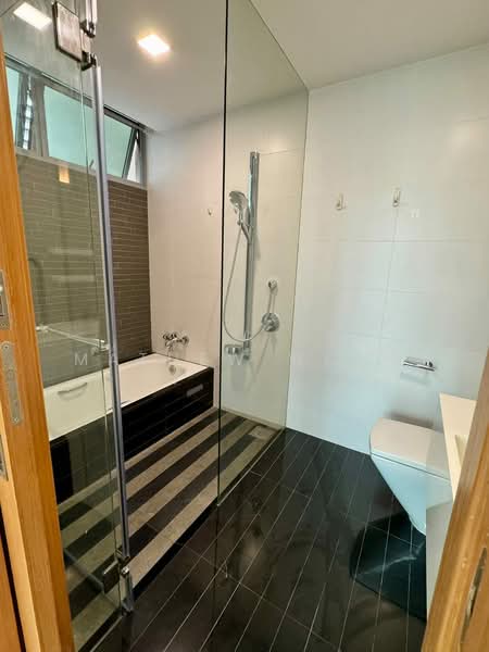 Park Infinia at Wee Nam, 2 Lincoln Road, 3 Bedrooms, 1,442 sqft, Condominium For Rent, by Mathew Wong, 500217587 - Bathroom - PropertyGuru.com.sg