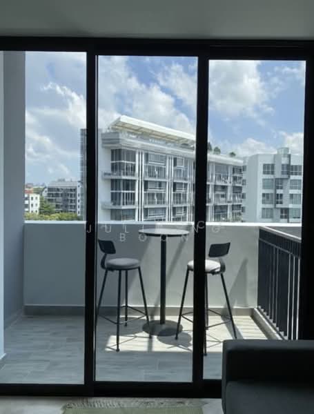Mayfair Modern, 2 Rifle Range Road, 2 Bedrooms, 850 sqft, Condominium For Rent, by Julie Ng, 500217595 - Balcony - PropertyGuru.com.sg