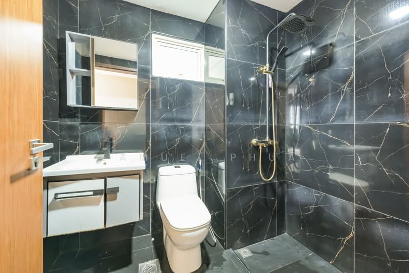 Watercolours, 25 Pasir Ris Link, 3 Bedrooms, 1,238 sqft, Executive Condominium For Sale, by Samuel Phua, 500217602 - Bathroom - PropertyGuru.com.sg